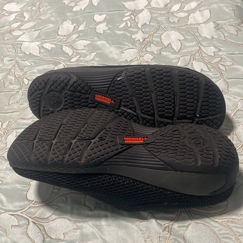 Merrell Black Slip-On Shoes - Picture 7 of 9